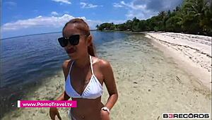 Public Beach Blowjob Turns Into Hardcore Fuck With Girlfriend Under the Sun