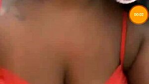 I love watching that morena's big ass dancing seductively.