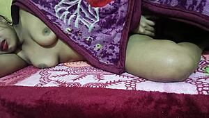 Desi Bhabhi Enjoys Cucumber Play With Her Lover