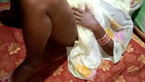 इंडियन भाभी ब्रूटल हार्डकोर सेक्स पेन के साथ सहती है