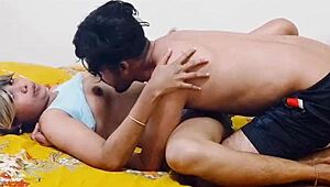 मैं यकीन नहीं कर सकता मेरी सौतेली भाभी इतनी बालों वाली रंडी है, होममेड डॉगीस्टाइल अफेयर में मेरे लंड को डीपथ्रोट करती