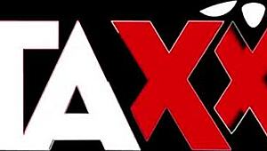 बस्टी MILF सारा जे हर बार बड़े काले लंड की प्यासी रहती है।