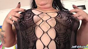 Mature Plumper Calista Roxxx Tests Toys For Intense Orgasm.