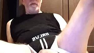 thomas odea playing with big cocks and toys 😏