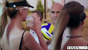 Sporty Emelie licks instructor's pussy