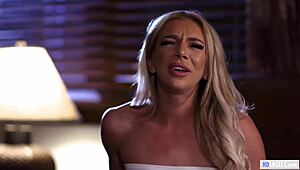 Stepmom Licks Stepdaughter's Pussy in Muff Diving