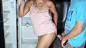 JA ERA TARDE ELE VEIO PRA COMPRAR A GELADEIRA E ACABOU COMENDO MEU CU TRAILER