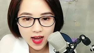 korean beauty with short hair livestreams on uplive