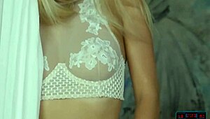 Hey Bexie Williams, why strip and pose so seductively today?