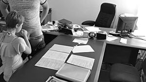 omg, boss banging tiny secretary on office table, caught on hidden cam! 😱