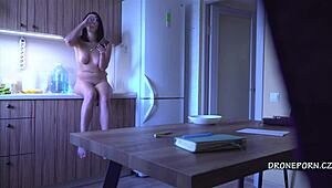 Hidden cam captures Melissa Main's nude breakfast