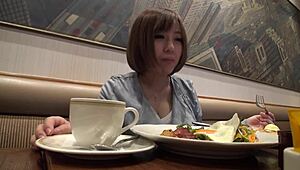 Indonesian Babe Shows Off Shaved Pussy in Hot Clip