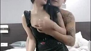 सुंदर एशियन लड़की दो इंटेंस घंटे तक नॉन-स्टॉप चोदती है