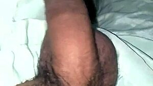 Ever tried hot gay action with sexy aunty Reshmi in shalwar?