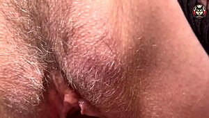Milf's hairy pussy closeup leads to intense orgasm 😍