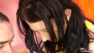 वाओ! टीनीप्लेग्राउंड 18यो नाइव युवती 18+ को ओल्डर टीचर ने हार्ड पाउंड किया!