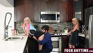 i fucked my stepsis doggystyle while stepmom made the grocery list