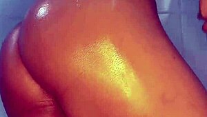 Colombian beauty with good ass and tits is very hot