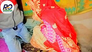 देसी दीदी भाई द्वारा हिंदी आवाज में वेबकैम पर फिंगरिंग करते हुए कैच हुई