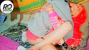 देसी दीदी भाई द्वारा हिंदी आवाज में वेबकैम पर फिंगरिंग करते हुए कैच हुई