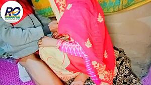 देसी दीदी भाई द्वारा हिंदी आवाज में वेबकैम पर फिंगरिंग करते हुए कैच हुई