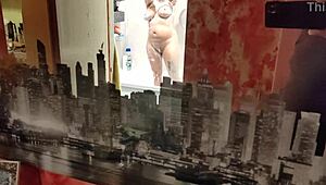 I caugh my gf, she's so hot!