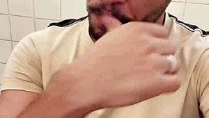 I Suck the Bricklayer's Cock Outdoors Until He Cums