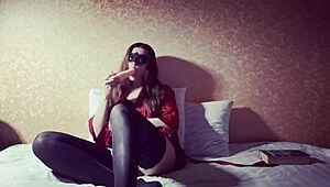 ivypoisonsex eats ice cream and gets carried away with masturbation