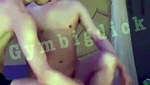 Couple explores bareback fucking in homemade scene