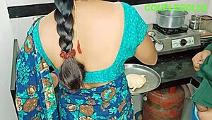 कोमल किचन में जामुन बनाती है और हमसे हार्ड बांग्ड होती है