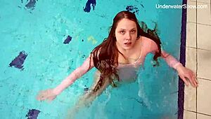 Simonna's horny underwater pool adventure