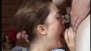 लीजा वेबकैम चैट पर लंड का मुंह भर लेती है