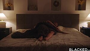 Wow, Blacked Queenie surrenders to BBC with natural beauty!