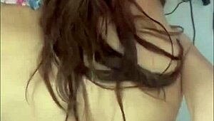 गर्लफ्रेंड की दोस्त मॉन्स्टर लंड से डॉगी में चुद रही