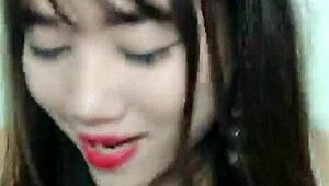 i can’t stop watching this sexy korean girl on livestream