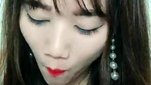 i can’t stop watching this sexy korean girl on livestream