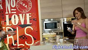 Wrestling Babes Orally Pleasure Each Other With Fingering And 69