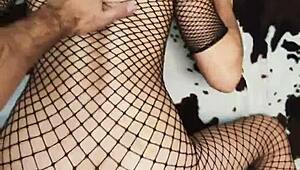 i'm watching this hot milf couple do anal sex and assfucking so good