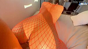 Sophia moans as her bubble butt hits big cock hard in the sun 😍