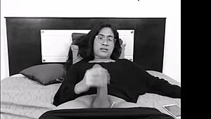 Colombian ladyboy cums on cam