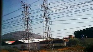 colegiala flashes panties on the bus, giggling at sneaky stares. just another day messing around.