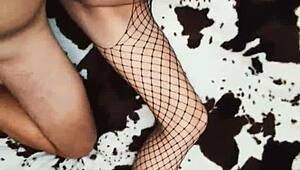 i'm watching this hot milf couple do anal sex and assfucking so good