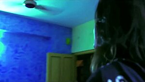 इंडियन भाभी बिग टिट्स के साथ स्टीमी अफेयर के लिए छुपकर आती है