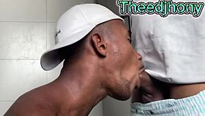 Amigos Do Trabalho Dive Into Raw Amateur Gay Action.