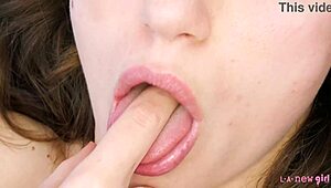 Super hot newcomer flaunts her stunning sexy body