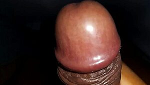 Pau Preto Gozando Na Punheta