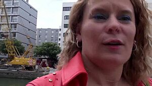 chubby cougar model in casual photoshoot session