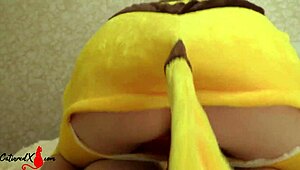 Hot milf gives sensual blowjob and doggy closeup! 😍