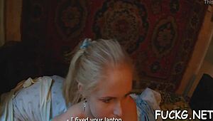 bouncing on schlong on the spycam 😏