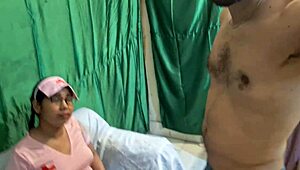 ओच! रियल देसी भाभी हनीफ और अडोरी पेनफुल रफ फक में